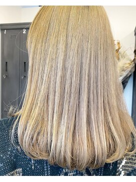 カムジーヘッドカミノウラ(COMEGHEAD KAMINOURA) ミルクティーベージュ　＃並木坂＃上通り＃ブリーチ