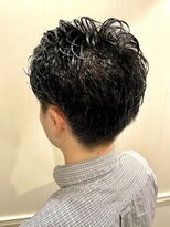 グレイスフル バーバープラチナム 六本木店(Graceful Barber platinum)&nbsp;ツーブロックかき上げパーマスタイル