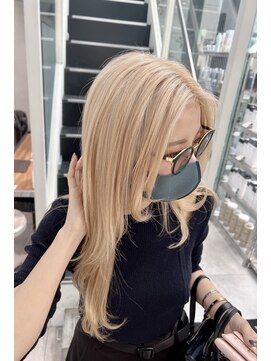 シェリ ヘアデザイン(CHERIE hair design) ホワイトブロンド