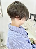 ブリーチ2~3回 透明感ブルーグレージュ 刈上げ ショートボブ