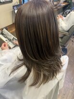 ベレッタ 枚方店(veretta.)&nbsp;レイヤー × ハイライトcolor  山本綾香/白髪ぼかし/透明感/艶髪