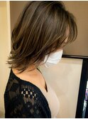 セミディウルフレイヤーカット_毛先外ハネアッシュベージュ_26