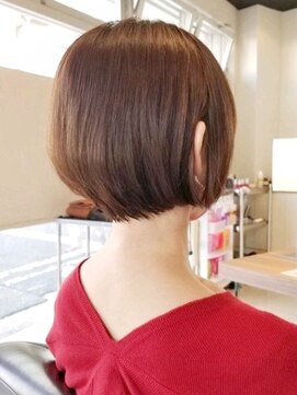 フロア(FLOOR) ＃まるみボブ＃前上がりボブ＃明るい白髪染め