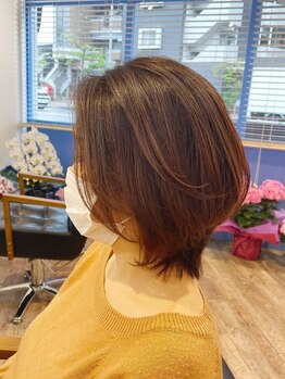 トナリ(tonari)の写真/年齢を重ねるごとに出てくる"エイジング毛による、ごわつき・パサつき・まとまらない髪"にお悩みの方へ―。