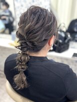 サクララ(Sakura la)&nbsp;ふわふわ編みおろし/参列ヘア/二次会/お呼ばれヘア/編み下ろし