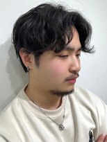 アイウィル(Ai WilL)&nbsp;センターパート ニュアンスパーマ ツーブロック 黒髪 20代