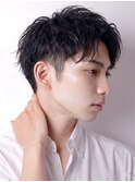 ソフトツーブロック刈り上げアップバングショートソフトツイスト