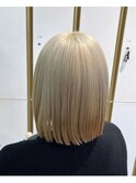 ホワイトブロンド/ハイトーンボブ/ブリーチ