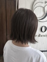 イル(iru) 切りっぱなしボブ×グレージュ