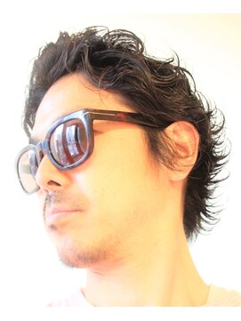 レウナ 外苑前(Reuna) 30代40代に人気メンズショートパーマ