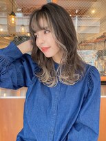 シェルター バイ トウキョウ(Shelter by TOKYO)&nbsp;フェザーバング韓国風インナーカラーグレージュ