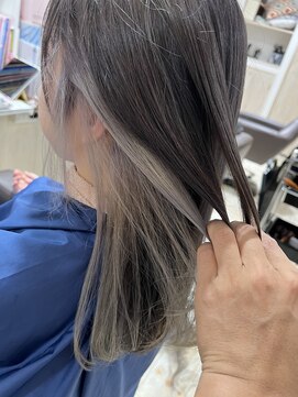 ルーツヘアー(Roots hair) インナーカラー(ブリーチ2回オンカラー1回