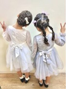 ディア(.eer) 結婚式キッズヘアセット // アップスタイル ＆ ツインテール