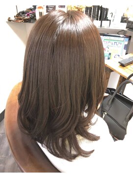 カミケン 方木田店(kamiken.) ナチュラル上品ツヤ感くびれミディアム【カミケン方木田店】