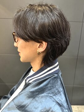 ヒュイル バイ ニアウ(Hwyl by Niau) メンズマッシュパーマニュアンスパーマスパイラルパーマ刈り上げ