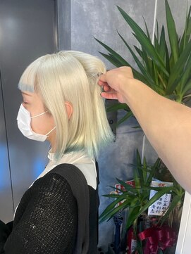 ニューワン バイ ネイバー 立川(Newone by neighbor) レイヤーカットナチュラルハイトーンデザインカラー[立川駅]