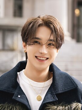 オーシャントーキョーウエスト 心斎橋 (OCEAN TOKYO WEST) メンズヘアセンターパート韓流ヘア毛流れブラウンカラー