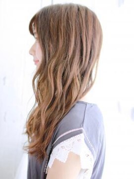 ヘアメイク ナル(hair make nalu) 透け感グレージュのゆるカールスタイル