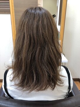 アトリエ 2.23 ドゥドゥトロワーサンテ(ATELIER 2.23 sante) ベージュ系カラー