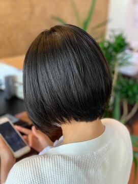 アークスヘアー ダークべージュ大人かわいい透明感♪暗髪ストレートボブ