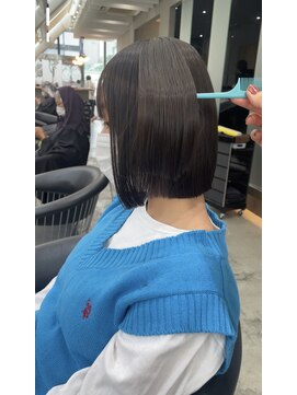 ロンド 表参道店(Lond) ぷつっとまとまる顎下ボブ