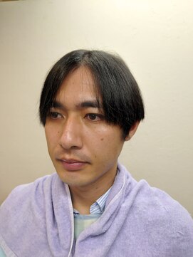 ヴェルデ シンバシ(VERDE SHINBASHI) ストレートセンターパート マッシュ 髪質改善 縮毛矯正刈上げ