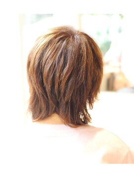 パーマ トゥ カエル(perm.to.caelu) ハイライト白髪ぼかしウルフ