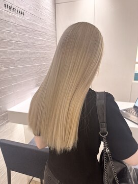 ステア ケース(stair case) クリームブロンド　ロング　ミルクティー