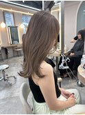 レイヤーカット　ハイライト　ブリーチなし　ミディアムヘア
