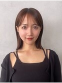 顔周りレイヤーカットくびれヘアミルクティーベージュカラー