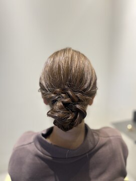 ジーナ 流山おおたかの森(Zina) 王道シニヨン