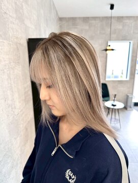 スキル 石岡(SKILL) ハイトーン/全頭ブリーチ/シャドールーツ/バレイヤージュ