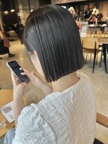 オーガニック アトリエ 大宮(organic+atelier)&nbsp;20代30代40代前下がりストレート小顔補正立体カット