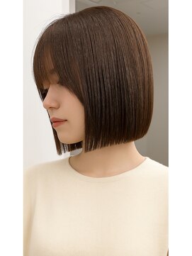 ヨロ(YoLo.) 大人ショート ストレートボブ 担当 内迫