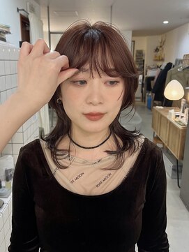 カルテ(QUARTE) ミディアムウルフ　ブリックカラー