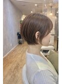 丸みショートで首元すっきり美人ヘア