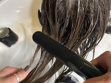 【TOKIOトリートメントの施術ステップ3…超音波アイロン】