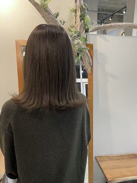 ザデイ(THE DAY) 透明感たっぷりオリーブベージュ