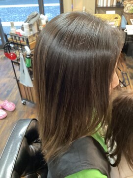 コネクト(Connect) セミロングトリツヤスタイル