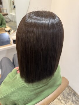 【 YUCCA 】大人可愛い10代20代30代 ミディアム/切りっぱなし