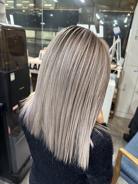 ラフ 難波店(LAFF) バレイヤージュ/シャドウルーツ/ハイライト/レイヤーカット