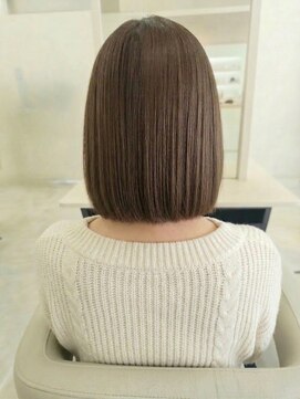 クララ フォレストモール取手店(CLALA) 艶感アッシュブラウンの王道ミニボブ
