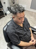 グローブ バーバー(GROVE BARBER)&nbsp;スキンフェード　ツイストパーマ　ホワイトメッシュ