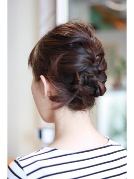 ラ・メール(La Mer) 超簡単まとめ髪