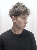 ココ 原宿(KOKO)&nbsp;波巻きツイストスパイラルフェザーパーマ刈り上げセンターパート