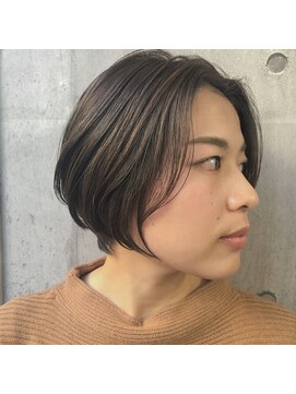 シー(see) 甘辛ミックスで攻めるショートボブ!ハンサムショート