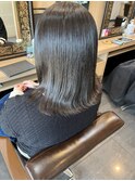 外ハネミディアムボブ×オリーブベージュ