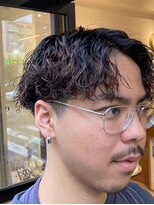 ローグ(Logue)&nbsp;波巻きパーマ×センターパート