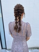 トータルビューティ ジェム バイ ヘアタイム(TOTAL BEAUTY gem by HAIR TIME) 編みおろしツインアレンジ