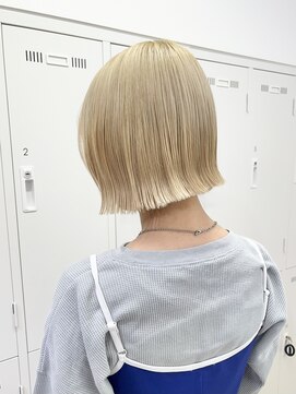 アッシュ 下北沢店(Ash) ブロンドヘアー切りっぱなしボブ